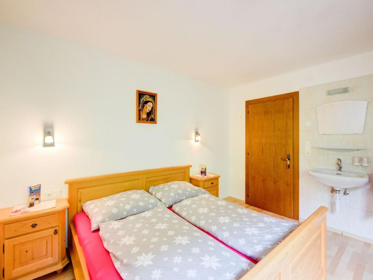 Scenic Apartment In Tirol With Garden Kaltenbach Exteriör bild