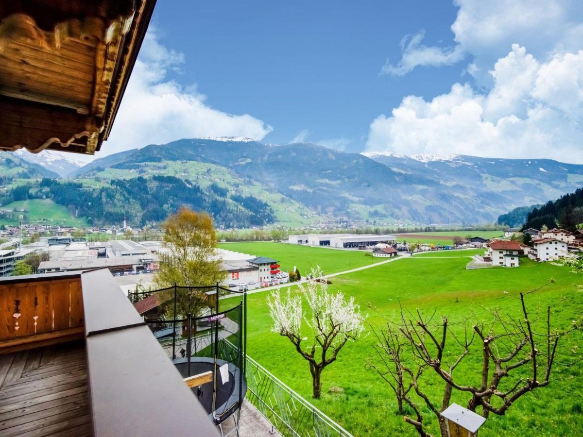 Scenic Apartment In Tirol With Garden Kaltenbach Exteriör bild